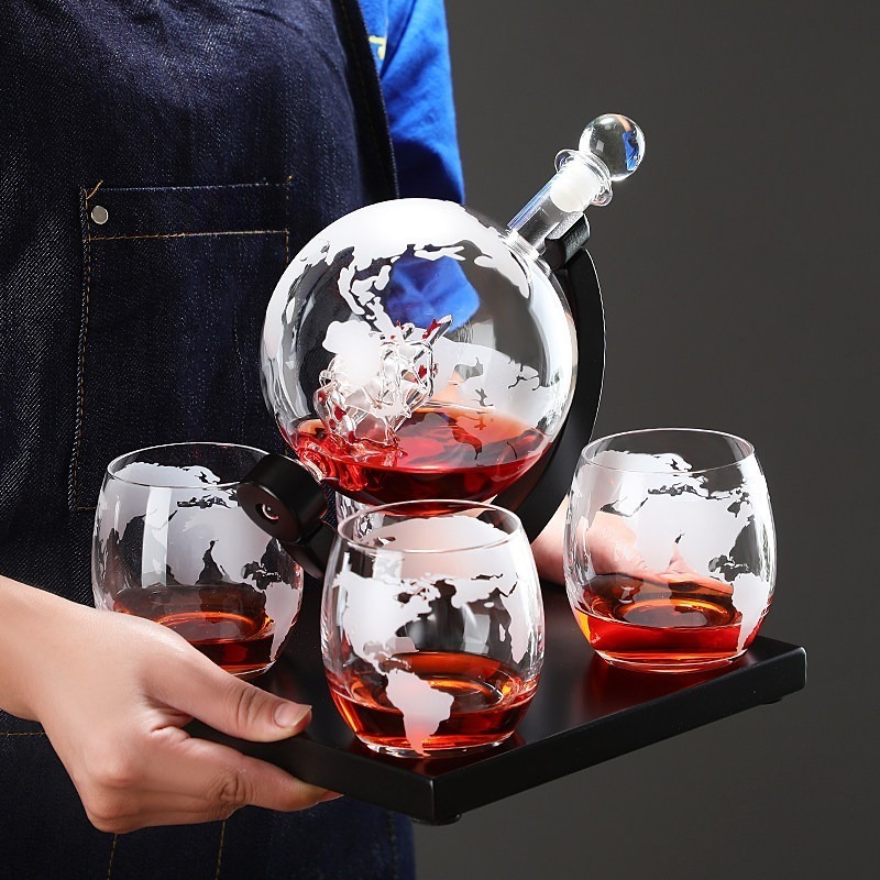 Decorative Globe Wine Decanter - Home Bar Stand recension och pris