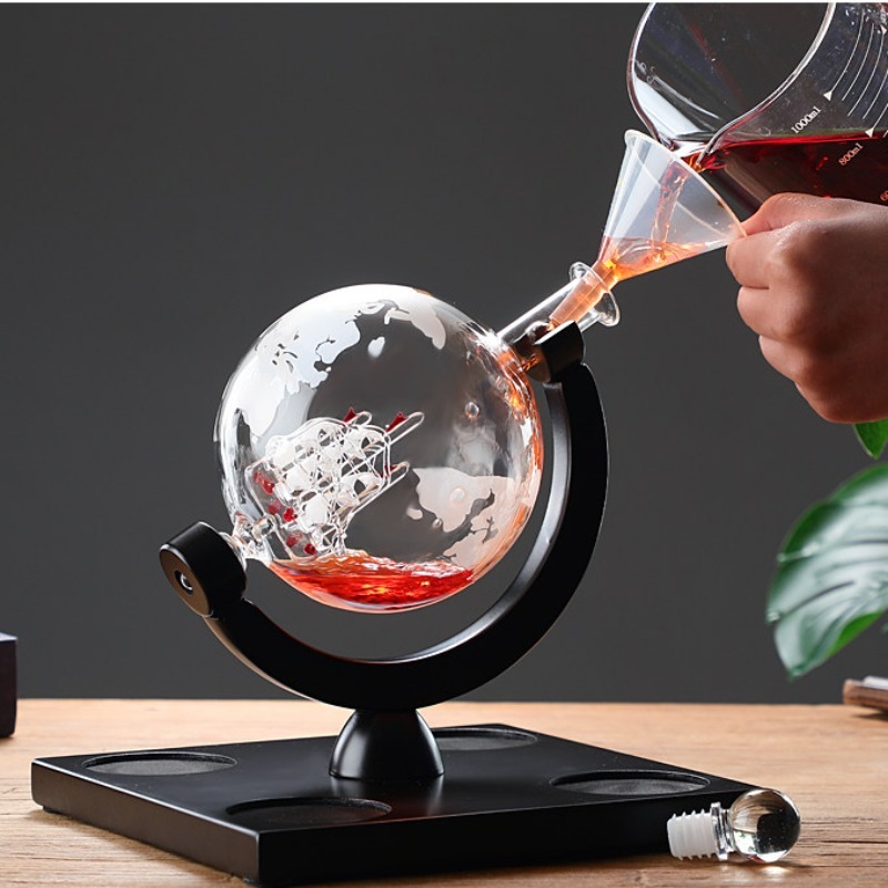 Decorative Globe Wine Decanter - Home Bar Stand recension och pris